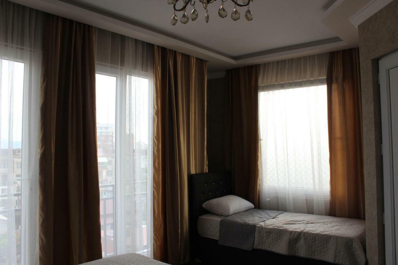 Hotel Union Batumi Exterior foto